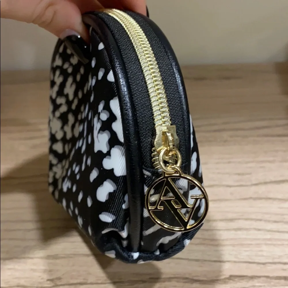 Tiny travel/makeup Bag